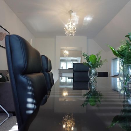 Apartment In Canford Cliffs Close To Sandbanks Beach Poole Exteriör bild