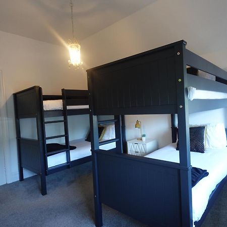 Apartment In Canford Cliffs Close To Sandbanks Beach Poole Exteriör bild