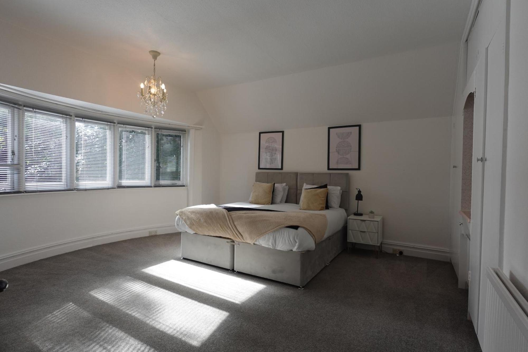 Apartment In Canford Cliffs Close To Sandbanks Beach Poole Exteriör bild