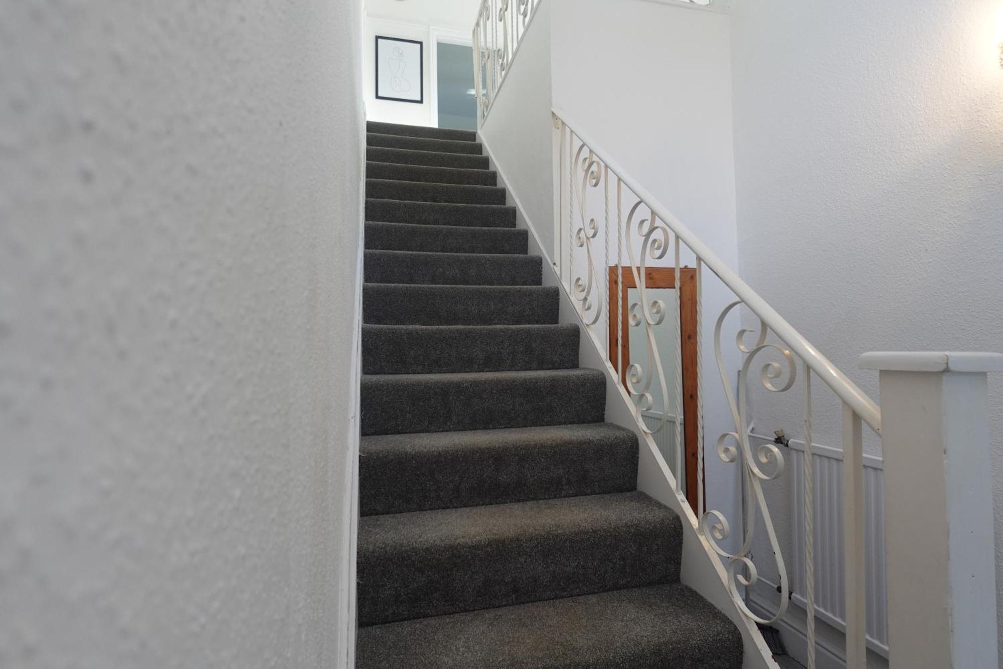 Apartment In Canford Cliffs Close To Sandbanks Beach Poole Exteriör bild
