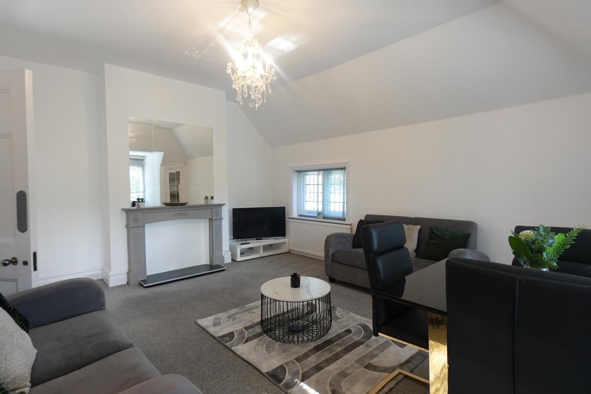 Apartment In Canford Cliffs Close To Sandbanks Beach Poole Exteriör bild